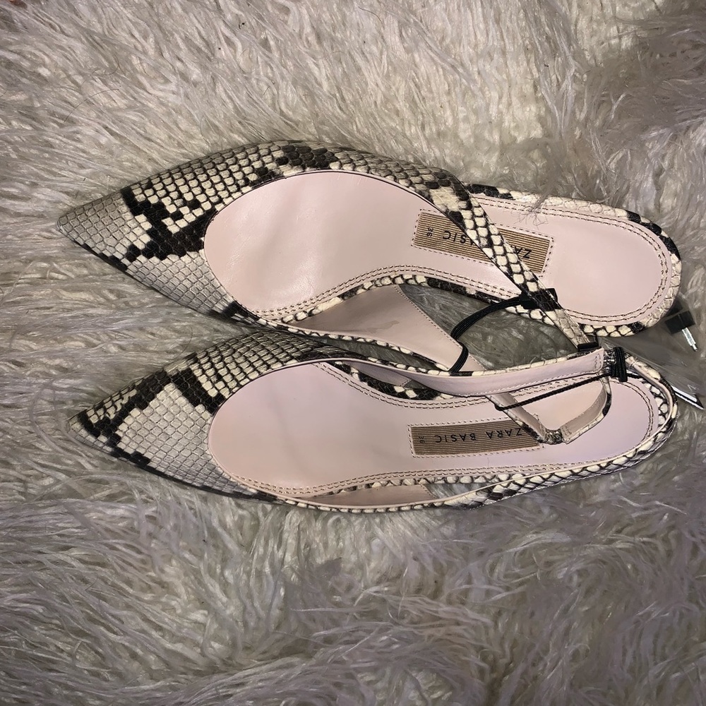 Zara kitten heel. New. 100% leather.